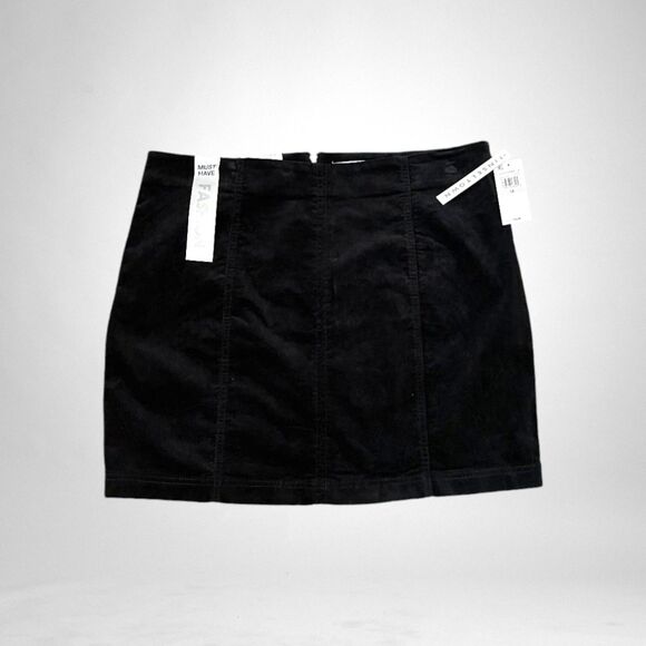 TINSELTOWN Black Velvet Skirt Plus 1X, New With Tags! - Picture 3 of 8